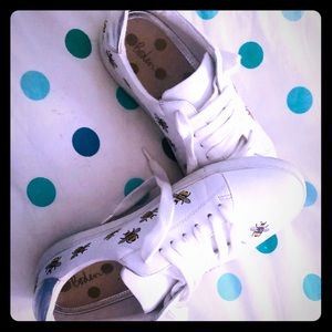 White embroidered sneakers